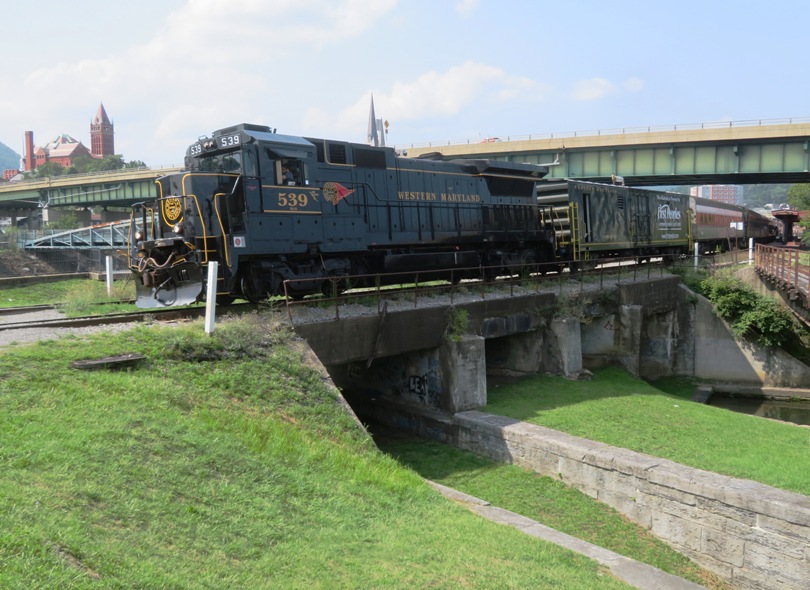 Old-fashioned trail on raised rails