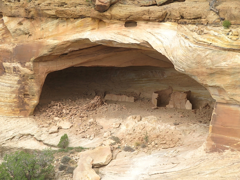 Ruin inside right cave