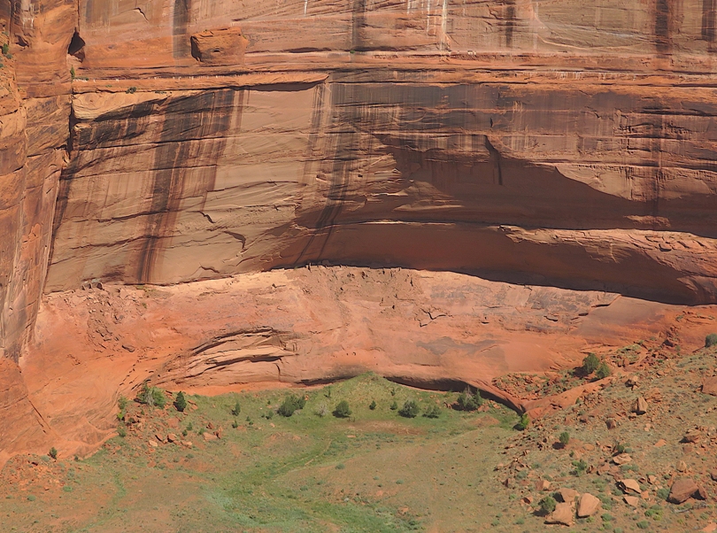 Slightly zoomed in view of ruin