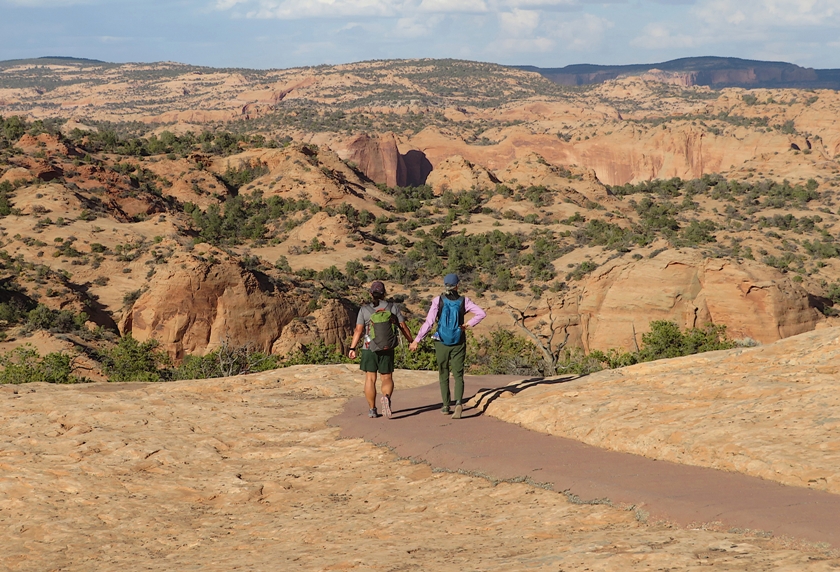 Robin and Carmen walking on the Sandal Trail