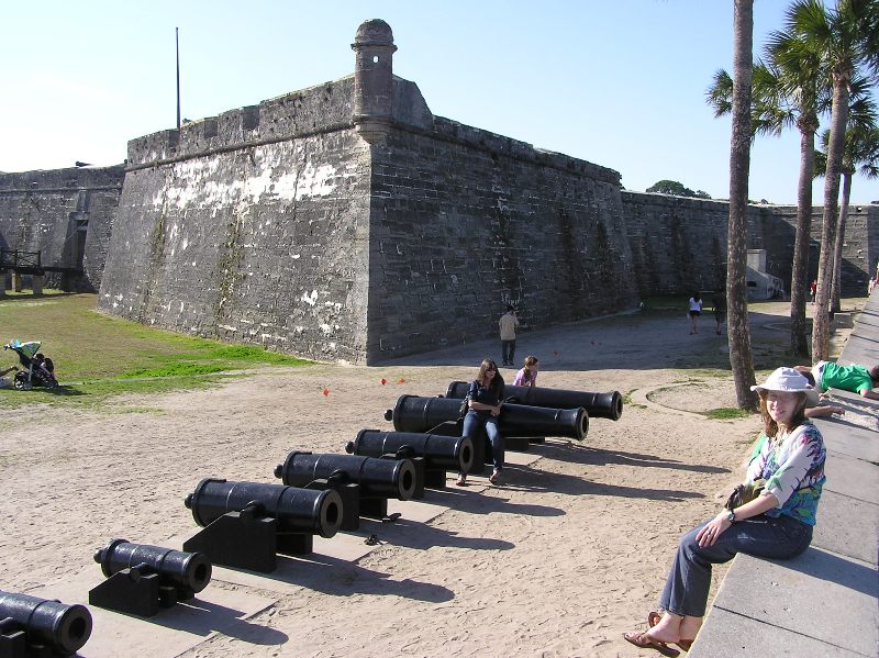 Norma, fort, and cannons