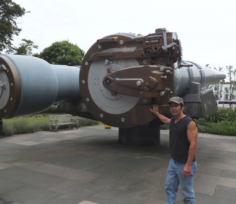 Me with a hand on one of the 100 ton guns