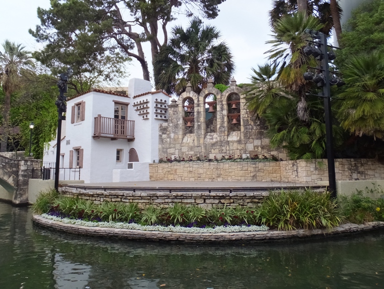 Arneson River Theater by the water