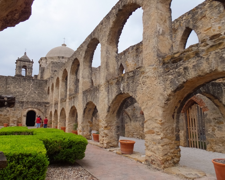 Stone wall resembling the Colosseum