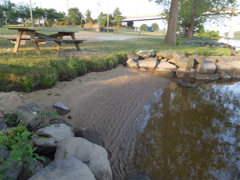 Small beach next to picnic area
