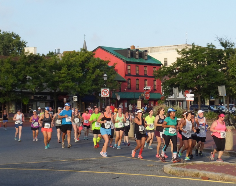 People running in Old Town Annapolis