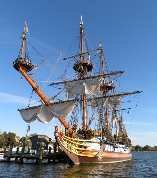 Front port view of the Kalmar Nyckel
