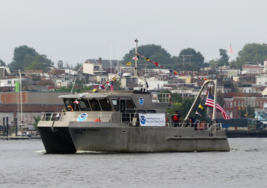 Bay Hydro II moving through the water