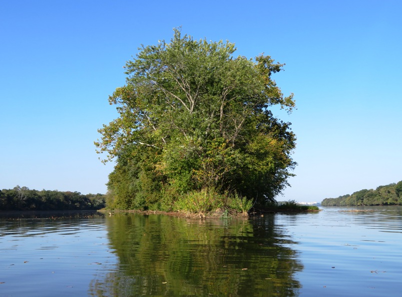 Skinny side of Tenfoot Island