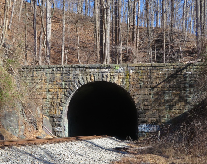Train tunnel