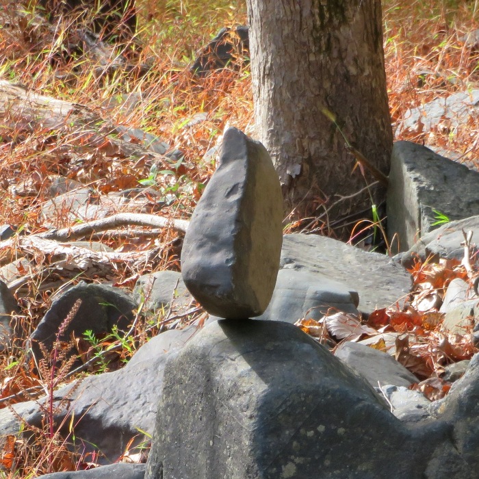 Single balanced rock