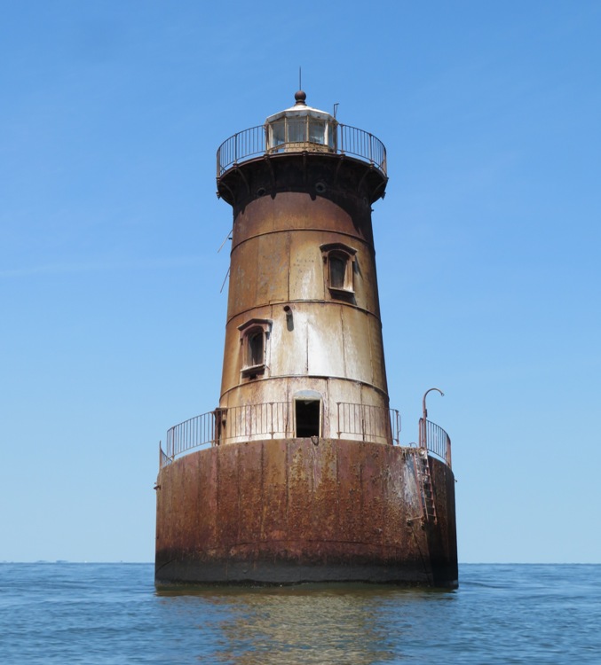 Sharps Island light, not showing the lean