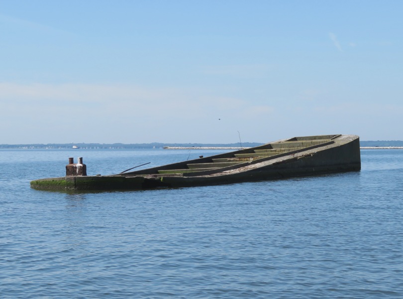 Bent hull in southernmost concete ship