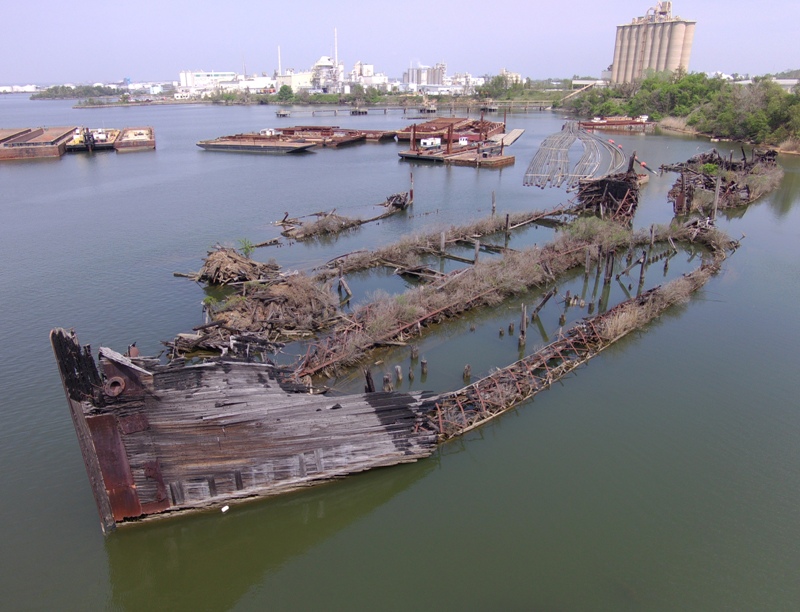 More shipwrecks seen from a higher altitude