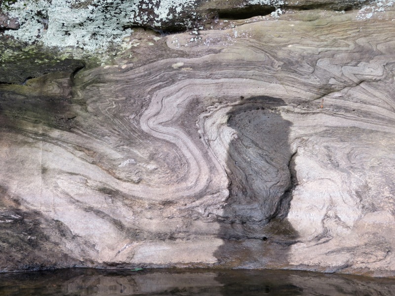 Wavy texture in large boulder