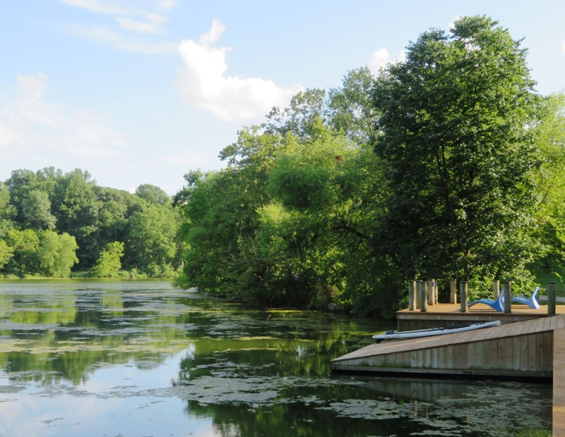 Steep wooden boat ramp at Lake Elkhorn