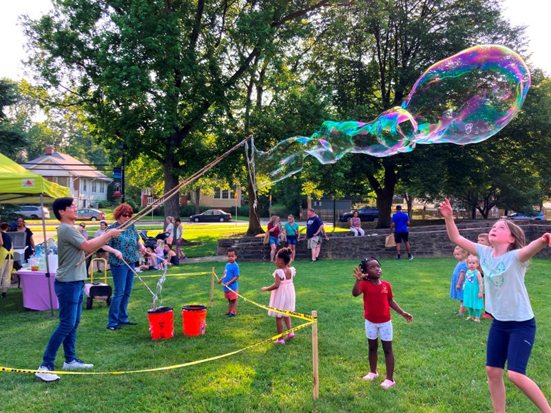 Long bubble reaching towards the sky