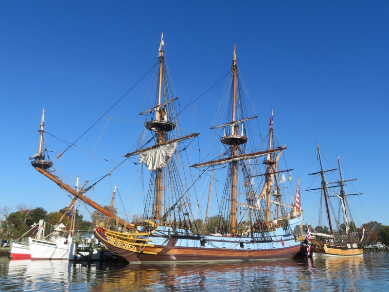 Kalmar Nyckel with Sultana behind