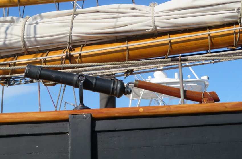 Small cannon on Pride of Baltimore II
